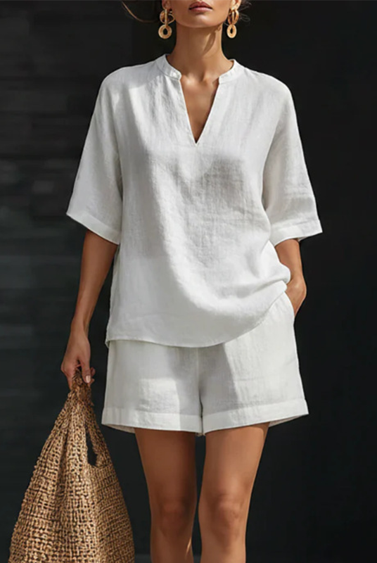 Aaleigha | Leichtes Shorts-Set mit V-Ausschnitt-Bluse